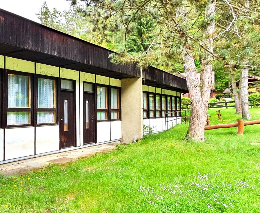 Hotel Rekreacni Areal Prihrazy à Zdar  Extérieur photo